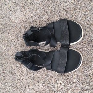 Soft black sandals size 7.5
